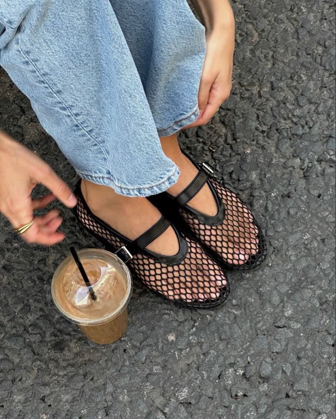 Mẫu giày bệt nhỏ xinh đang làm chủ một cuộc chơi lớn của làng footwear 2025!- Ảnh 34.