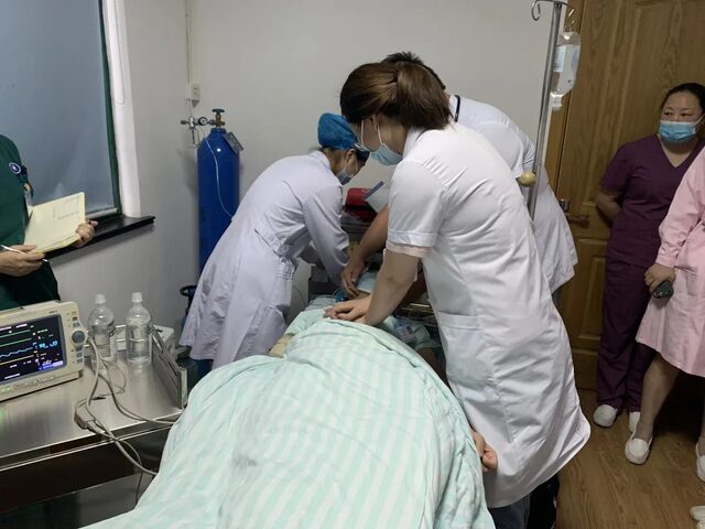 Gặp phản ứng nào sau khi tiêm vắc xin HPV, nam giới cần đến bệnh viện ngay? gap phan ung nao sau khi tiem vac xin hpv nam gioi can den benh vien ngay