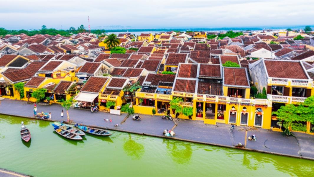 Săn Vé Máy Bay Đi Quảng Nam: Bí Kíp Du Lịch Tiết Kiệm! 1 Hoi An Ancient Town in Quảng Nam.