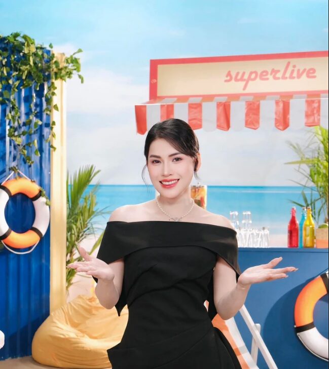 Nóng: TPHCM thực hiện thẩm tra, xác minh vụ TikToker Võ Hà Linh bị tố bán phá giá gây xôn xao 1 Nóng: TPHCM thực hiện thẩm tra, xác minh vụ TikToker Võ Hà Linh bị tố bán phá giá gây xôn xao