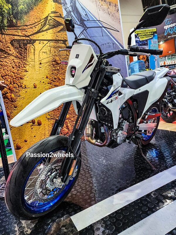 Suzuki ra mắt ‘huyền thoại côn tay’ mới chất hơn cả Honda Winner X: Thiết kế vượt thời gian, giá mềm 1 Suzuki ra mắt ‘huyền thoại côn tay’ mới chất hơn cả Honda Winner X: Thiết kế vượt thời gian, giá mềm