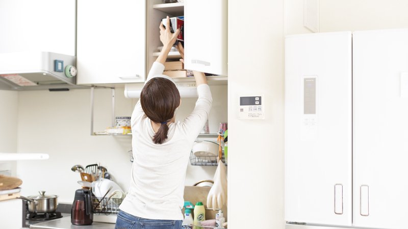 Tôi từng vô cùng sai lầm khi dọn nhà kiểu "tối giản cực đoan": Vứt sạch tay, 3 tháng sau phải đi mua lại từng món và tốn gấp đôi tiền! 1 Tôi từng vô cùng sai lầm khi dọn nhà kiểu "tối giản cực đoan": Vứt sạch tay, 3 tháng sau phải đi mua lại từng món và tốn gấp đôi tiền! toi tung vo cung sai lam khi don nha kieu toi gian cuc doan vut sach tay 3 thang sau phai di mua lai tung mon va ton gap doi tien