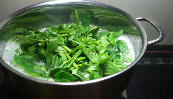 Việt Nam có loại rau nấu lên nhơn nhớt: Bổ ngang nhân sâm vừa trị bệnh xương khớp lại hạ mỡ máu, giảm cân nhưng nhiều người chê không ăn viet nam co loai rau nau len nhon nhot bo ngang nhan sam vua tri benh xuong khop lai ha mo mau giam can nhung nhieu nguoi che khong an