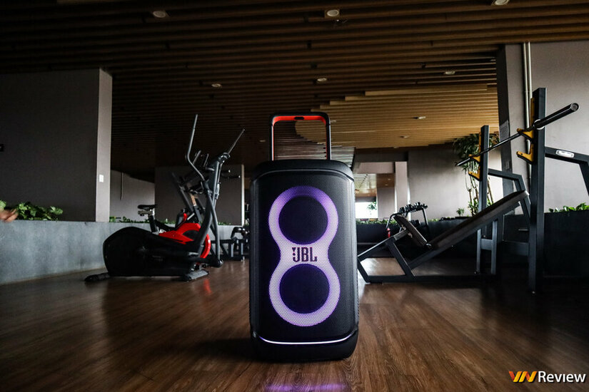 Đánh giá JBL PartyBox 520: “quyền năng” mới trong làng loa tiệc tùng di động và canh bạc "tất cả trong một" 1 Đánh giá JBL PartyBox 520: “quyền năng” mới trong làng loa tiệc tùng di động và canh bạc "tất cả trong một"