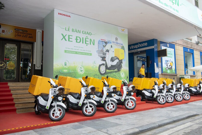 Honda Việt Nam bàn giao xe điện cho Vietnam Post, cùng tăng tốc hành trình xanh 1 Honda Việt Nam bàn giao xe điện cho Vietnam Post, cùng tăng tốc hành trình xanh
