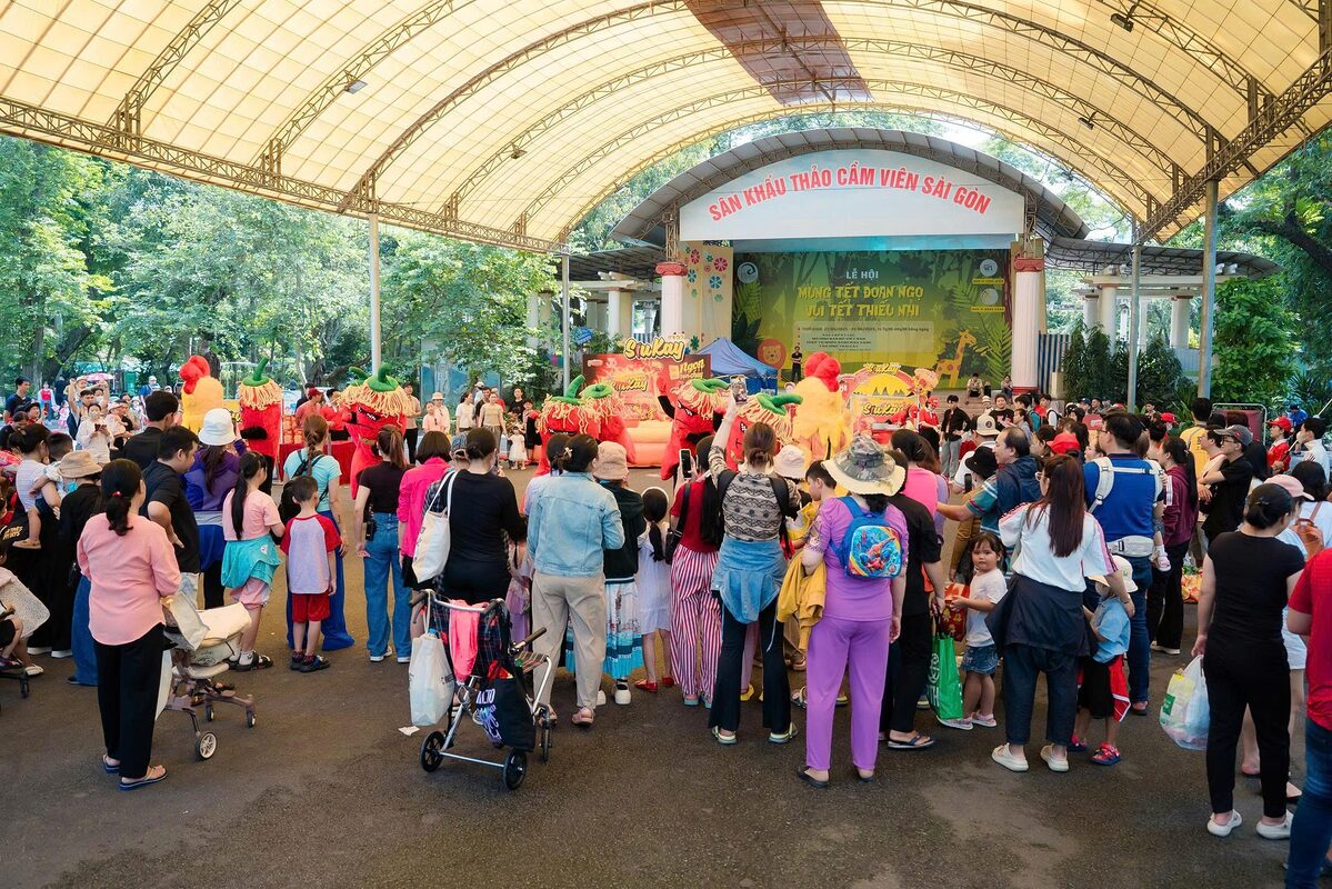 Mì SiuKay Chick ‘N’ Cheese Party: Gần 3000 bạn trẻ "quẩy tan chảy" tại Thảo Cầm Viên Sài Gòn mi siukay chick n cheese party gan 3000 ban tre quay tan chay tai thao cam vien sai gon