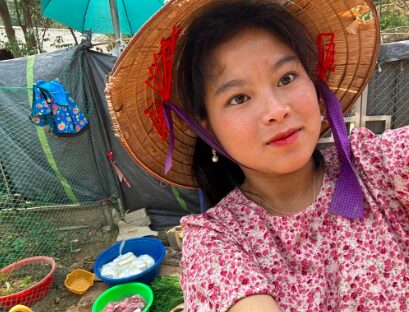 Sau loạt lùm xùm bán hàng, Sùng Bầu chọn 'ở ẩn' vì khủng hoảng tâm lý, ngưng kinh doanh? 1 Sau loạt lùm xùm bán hàng, Sùng Bầu chọn 'ở ẩn' vì khủng hoảng tâm lý, ngưng kinh doanh?