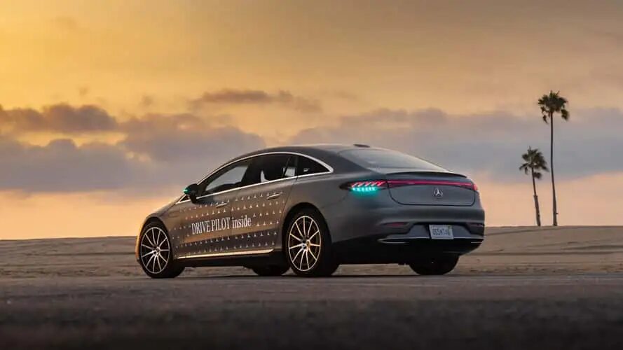 Xe tự lái Tesla vẫn bị "giam chân" ở châu Âu vì rào cản pháp lý