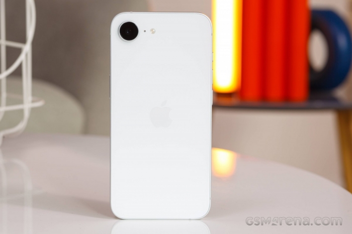 Bảng giá iPhone 16 tháng 7: Rẻ chưa từng thấy với cả 5 phiên bản, đẩy mạnh xả kho đón iPhone 17 13 Bảng giá iPhone 16 tháng 7: Rẻ chưa từng thấy với cả 5 phiên bản, đẩy mạnh xả kho đón iPhone 17