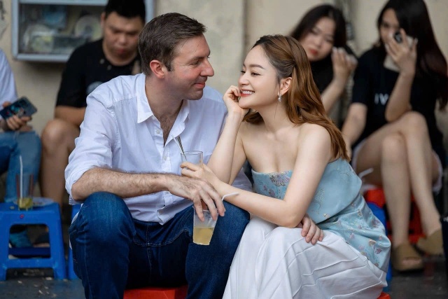 Lan Phương nộp đơn ly hôn đơn phương, hé lộ điều khiến cô ‘rùng mình’ sau 8 năm chung sống 1 Lan Phương nộp đơn ly hôn đơn phương, hé lộ điều khiến cô ‘rùng mình’ sau 8 năm chung sống