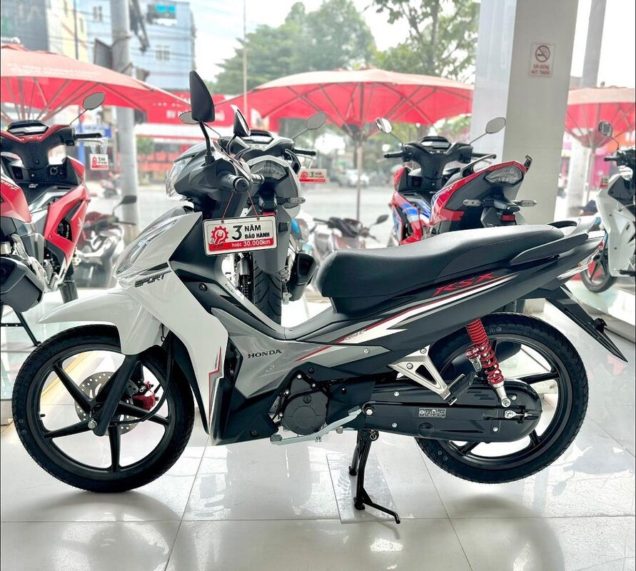 Bảng giá xe Honda Wave RSX FI cuối tháng 8/2025 lao dốc mạnh: Lấn át Wave Alpha và Future vì quá rẻ bang gia xe honda wave rsx fi cuoi thang 8 2025 lao doc manh lan at wave alpha va future vi qua re