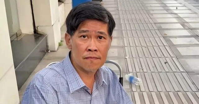 NSND Hồng Vân nghẹn ngào đăng hình Phước Sang trên giường bệnh, dàn sao đau xót mong có phép màu 1 NSND Hồng Vân nghẹn ngào đăng hình Phước Sang trên giường bệnh, dàn sao đau xót mong có phép màu